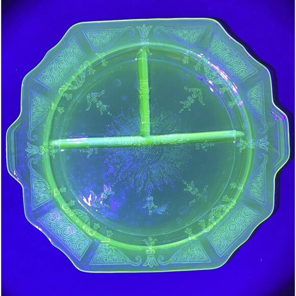 Vtg Uranium Depression Glass Divided Plate Princess Glow 10.25"  Anchor Hocking - Picture 2 of 4